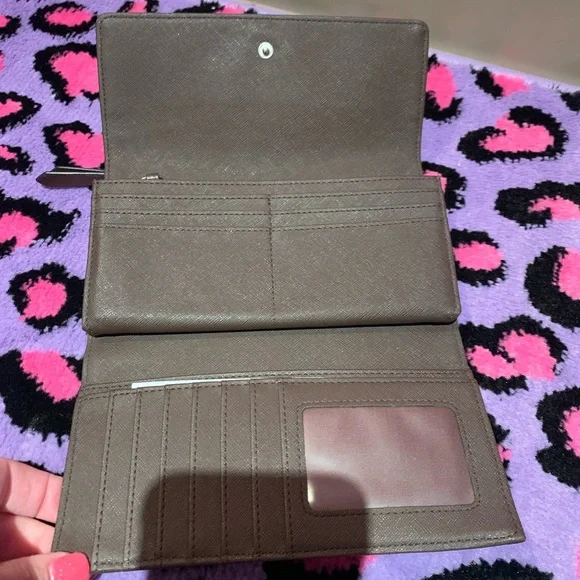 Fossil Large Dark Brown Leather Wallet with metal tin - Picture 7 of 11